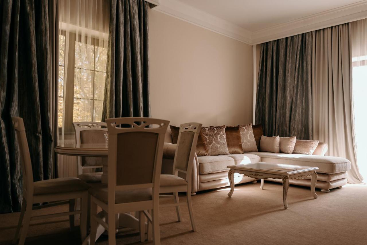 Zastava Uman Hotel Dmytrushky Buitenkant foto